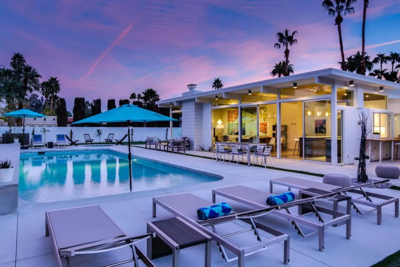 Palm Springs Regal Contemporary Permit# 4106 Villa Holiday home