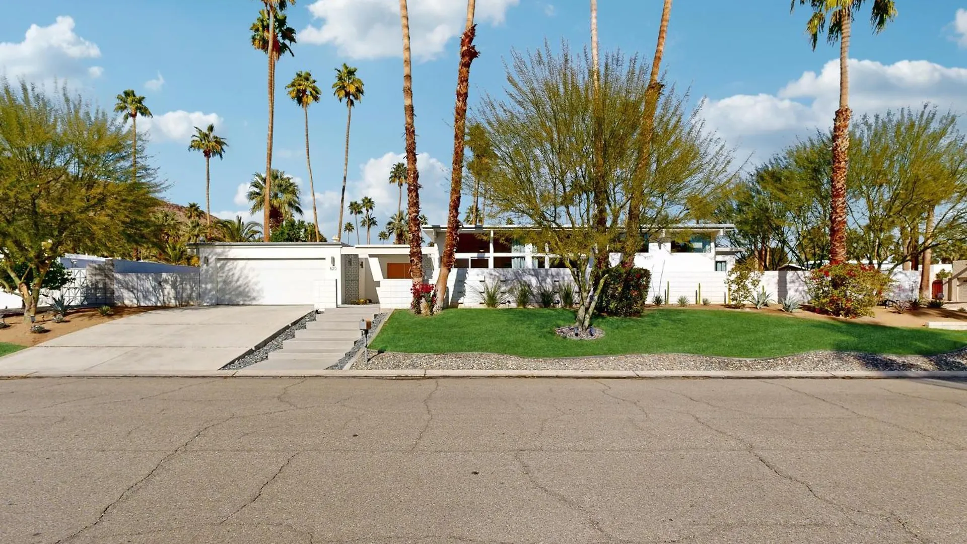 Palm Springs Regal Contemporary Permit# 4106 Villa Holiday home Palm Springs